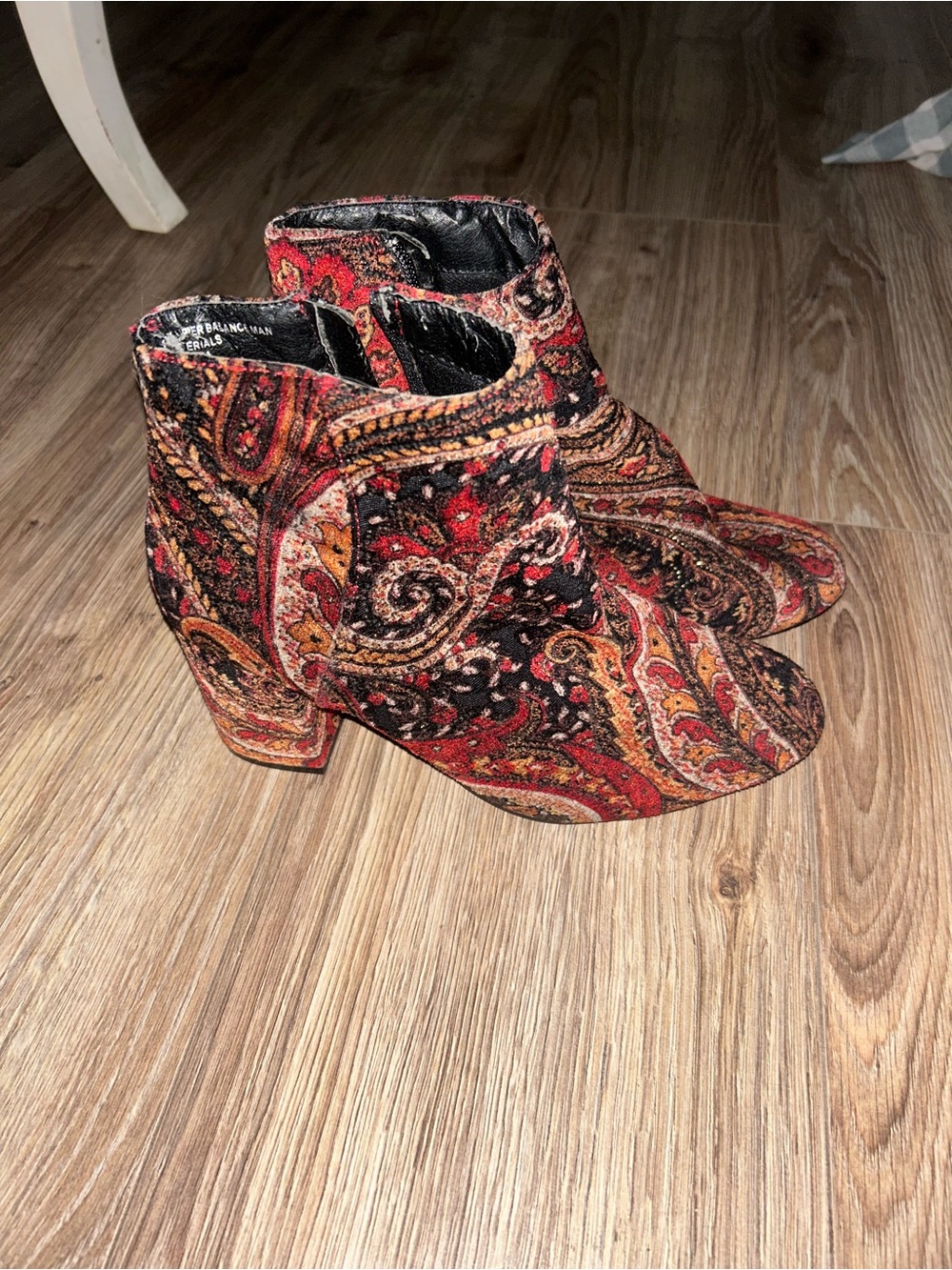 Vintage style Paisley Pattern Velvet Ankle Boots - Red/Black Womens 8.5